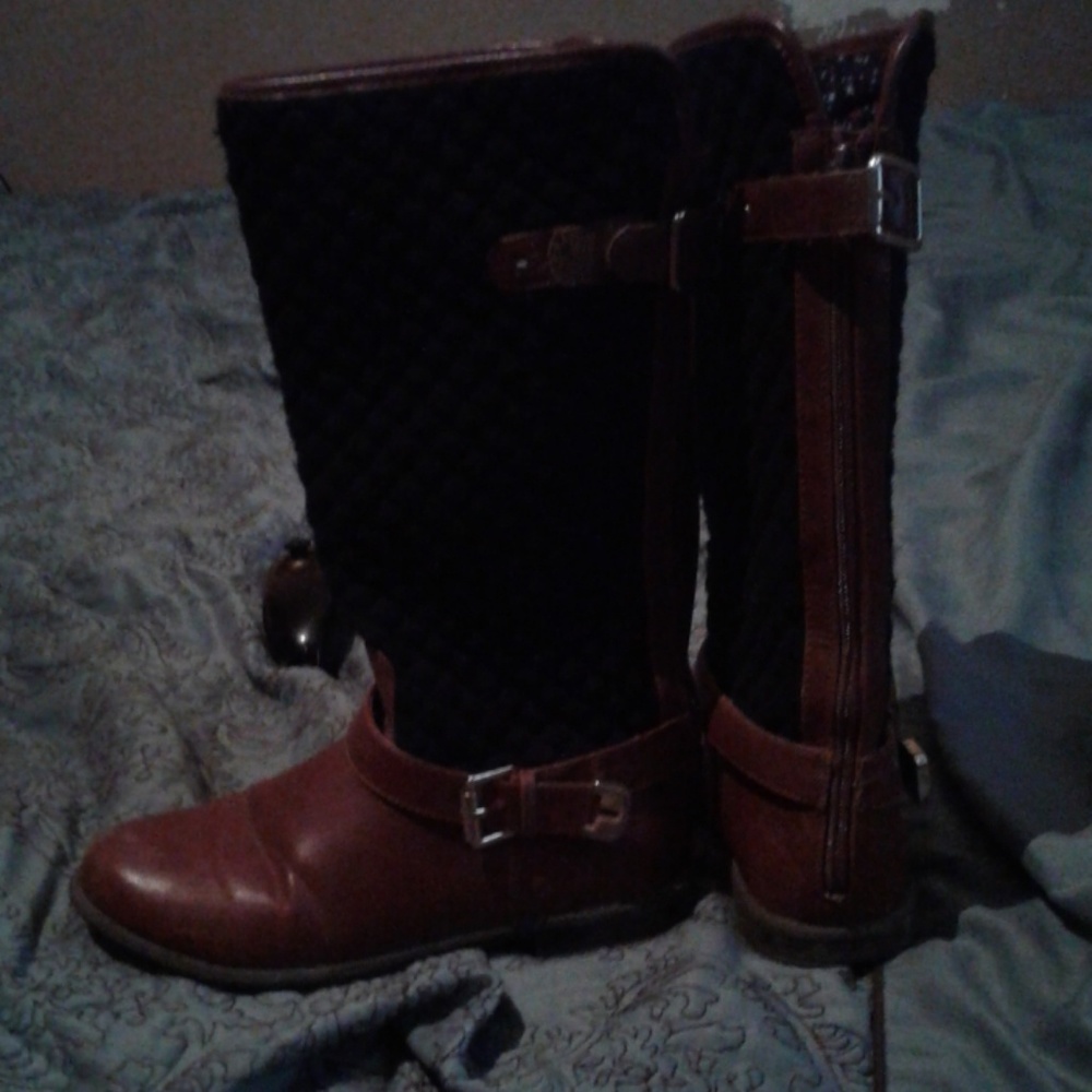 Boots - Picture 2 of 3